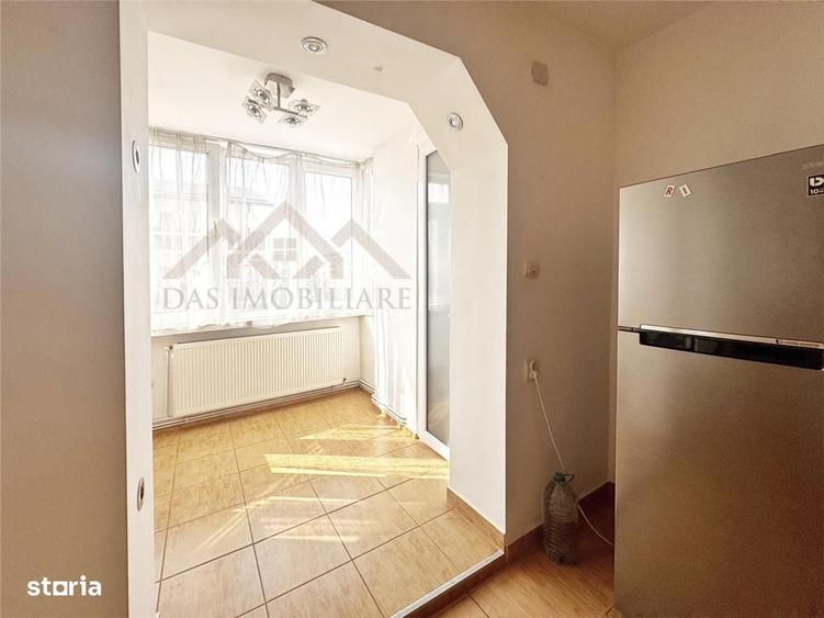 Apartament cu 4 camere decomandat în Central