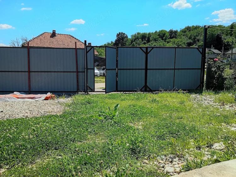 Casă cu 2 camere cu Teren 440 Mp în Central