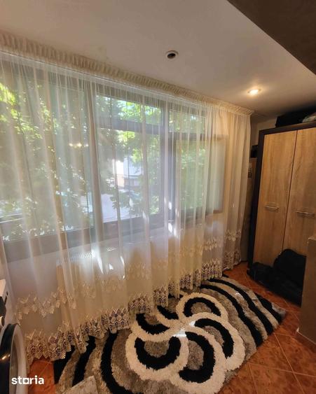 Apartament cu 3 camere decomandat în Mioriței