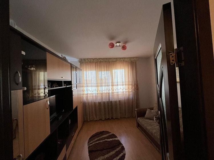 Apartament decomandat în Industrială