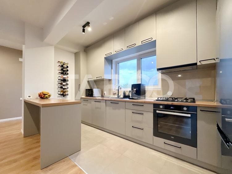 Apartament cu 3 camere semidecomandat, mobilat în Mărăști
