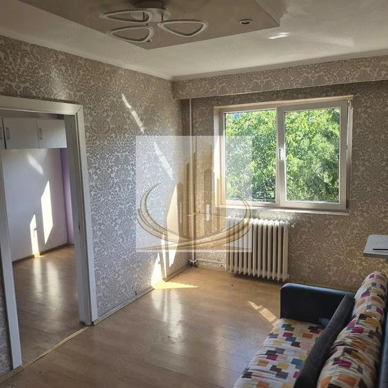 Apartament cu 3 camere semidecomandat în Șagului