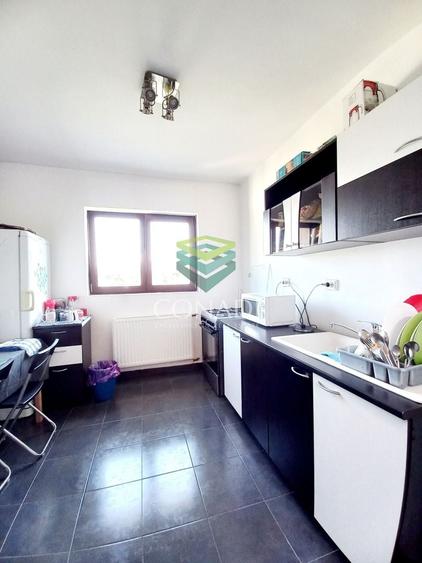 Apartament cu 4 camere decomandat, mobilat în Băneasa