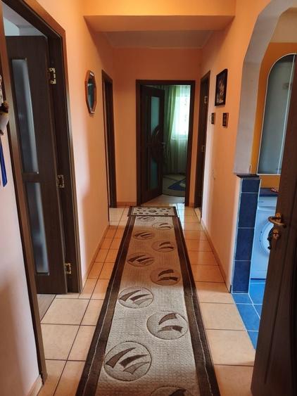 Apartament cu 3 camere decomandat în Todirești