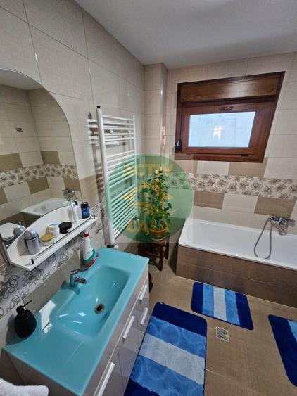 Casă cu 5 camere cu Teren 500 Mp în Sagna