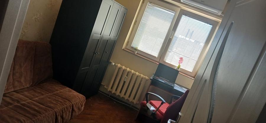 Apartament cu 3 camere semidecomandat, mobilat în Victoriei