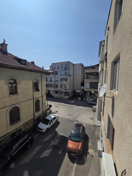 Garsonieră decomandată, mobilată în Peninsula