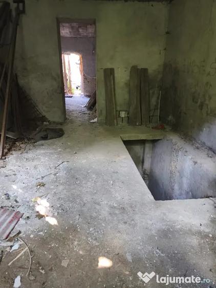 Apartament cu 7 camere decomandat în Central