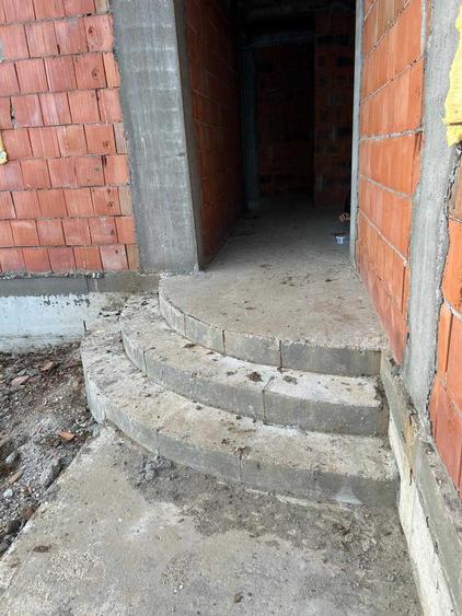 Casă cu 4 camere în Dobreni