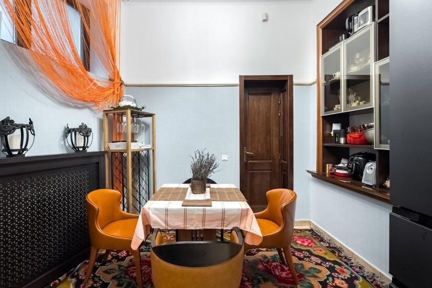 Apartament cu 5 camere decomandat, mobilat în Armeneasca