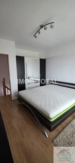 Apartament cu 3 camere decomandat în Trivale