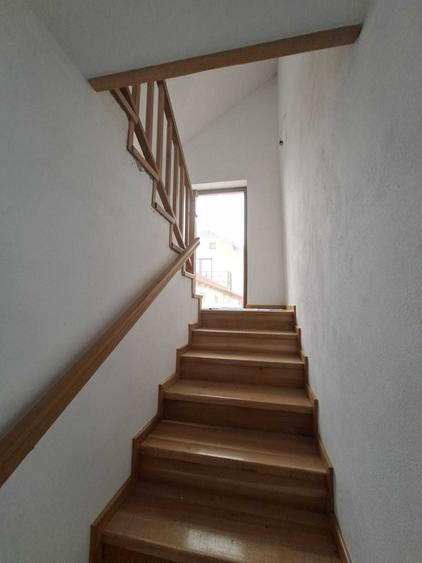 Casă cu 4 camere cu Teren 1400 Mp în Cristian