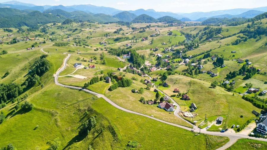Teren Construcții intravilan de 13000 mp, în Șirnea