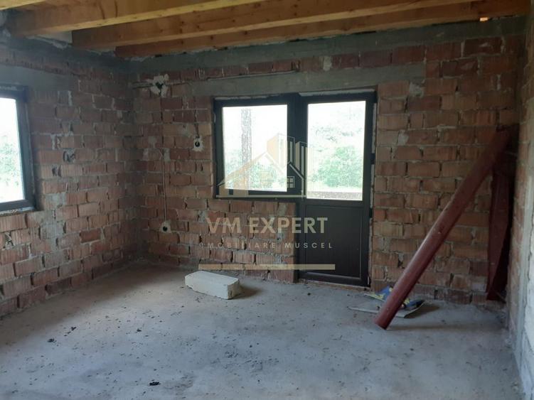 VILA 8 CAMERE, TEREN 5000 MP CAMPULUNG, APA SARATA - 5