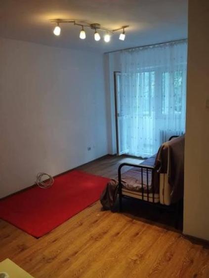 Garsonieră decomandată, mobilată în Tei