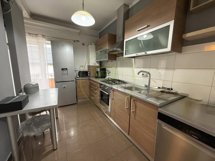De închiriat - Ap. 4 camere, curte comună, Florești, 90 mp. - 4