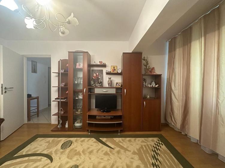 Apartament cu 2 camere decomandat, mobilat în Tomis Nord