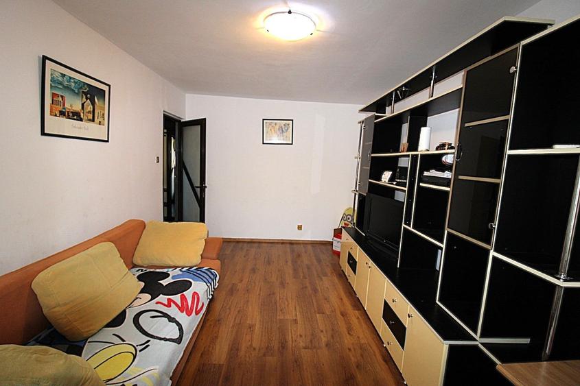 Apartament cu 2 camere in Micro 17 - 1