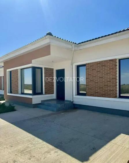 Case Napoletane parter-4 camere,2 bai, curte mare! Finisa...