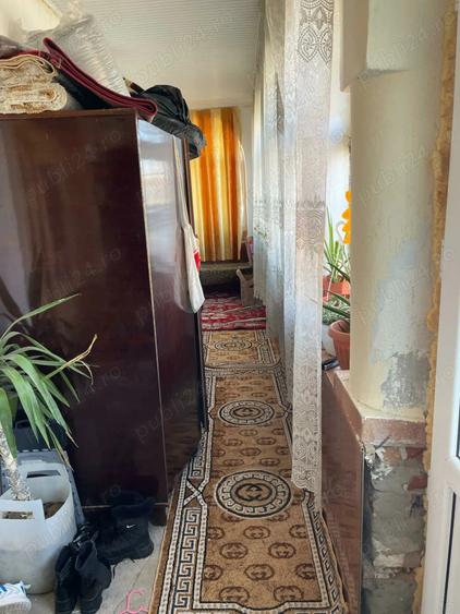 Se vinde casa cu pamant intravelin bun si pentru agricultura(zona cu solare) in comuna Gostavatu Olt - 2