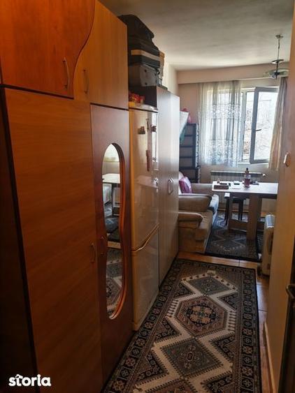 Garsoniera zona Far - 3