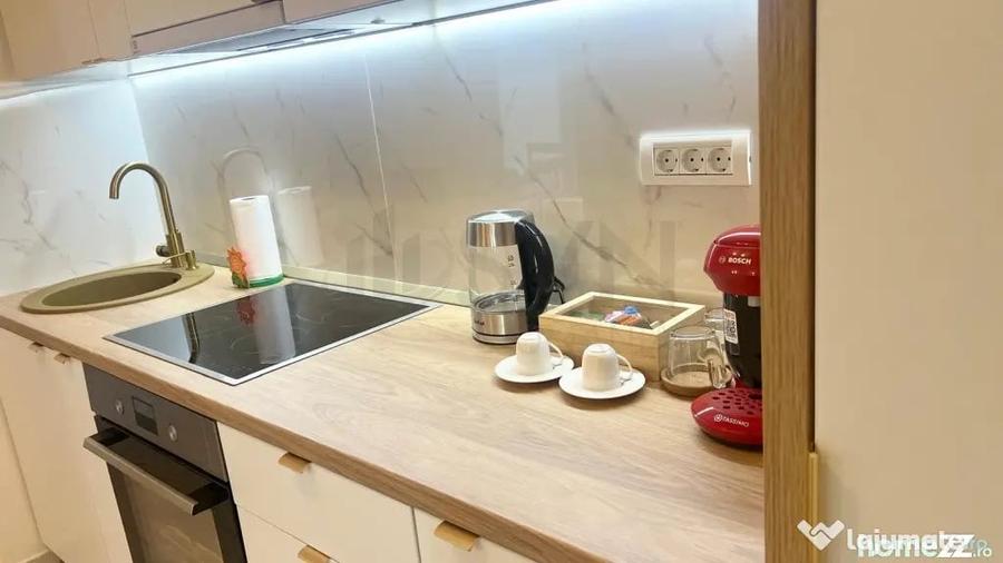 Apartament cu 3 camere semidecomandat în Tineretului