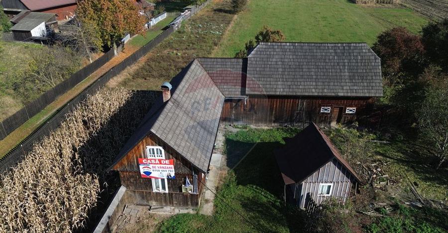 Casa de vanzare in Horodnic de Jos cu teren de 3900mp - 2