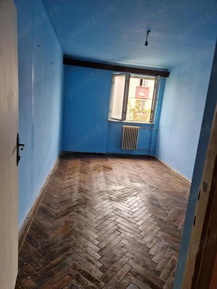 Apartament de vanzare - 2 camere, Petrosani, Str. Aviatorilor, bloc 1 - 4