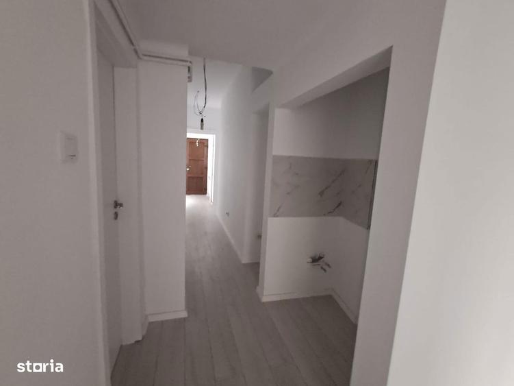 Apartament cu 5 camere decomandat în Moșilor