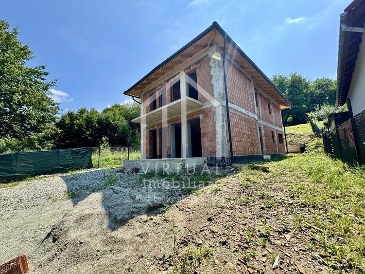 Casa individuala, 4 camere, 925mp teren, toate utilitatile, Cisnadie - 1