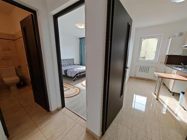 Inchiriem Garsoniera, Mobilata, Decomandata, Tractorul - 4