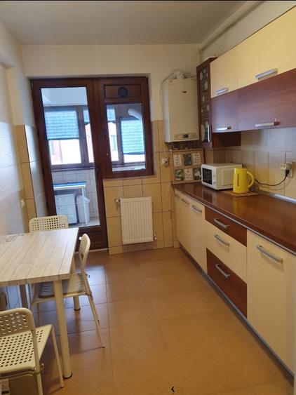 Inchiriez apartament mobilat 2 camere metrou - 3