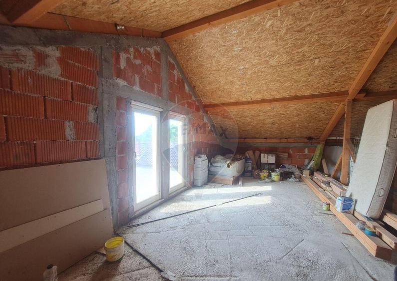 Casa cu 5 camere de vanzare (P+M) in comuna Bolotesti - 8