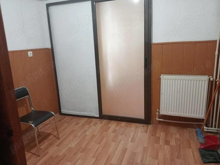 Vanzare Apart. 2 camere cf.1 decomandat, supr. utila de 49.mp. + balc. de 16.mp. zona Calarasi 4 - 18