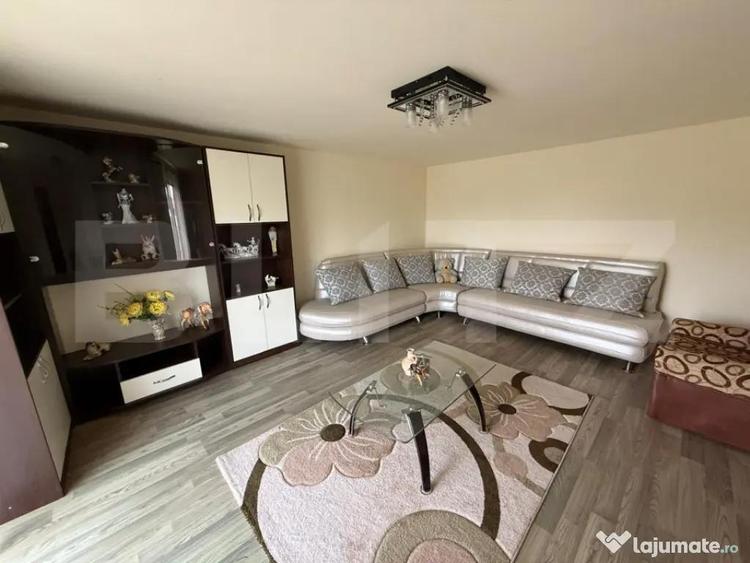 Casa de vanzare in Strejnicu ideala pentru locuit sau in - 1