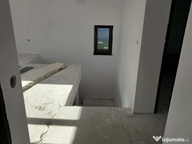 Casa de vanzare in comuna Garcina si teren 700mp - 6
