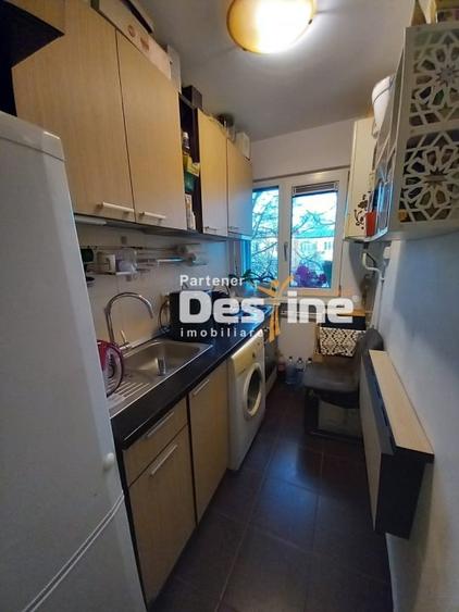 Apartament 2 camere 42 mp renovat cartier Smirodava Roman - 8