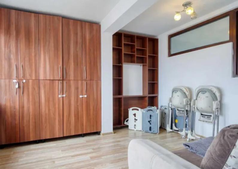 Apartament 3 camere, decomandat - zona Tractorul - 4