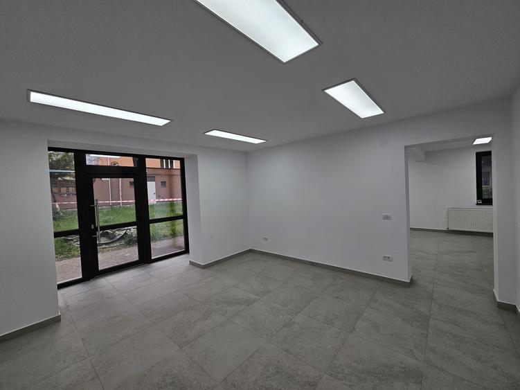 Spațiu comercial ideal pentru birouri cabinet servicii Hunedoara (zonă pietonală - 1