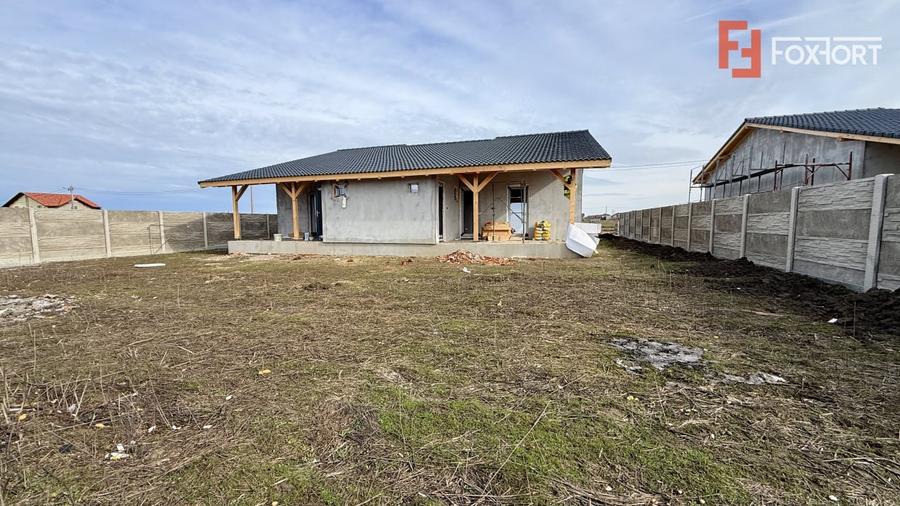 Duplex de vanzare, 3 camere pe parter + pod - Mosnita Veche - 2