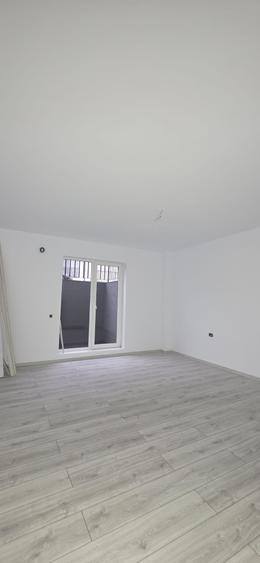 Apartament  cu balcon, demisol – construcție nouă-acces strada principala - 4