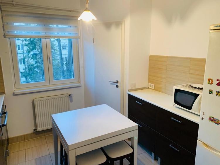 De inchiriat apartament 3 camere Zona Circumvalatiunii Favorit Gh Lazar - 2