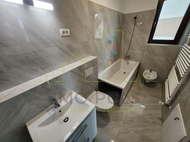 Timisoara. 914 Teren. 7 Bai. 2 Garaje. Zona Ciarda Rosie. Posibilitate rate - 16