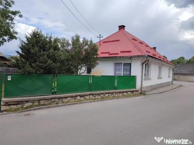 Casă cu 3 camere cu Teren 624 Mp în Central