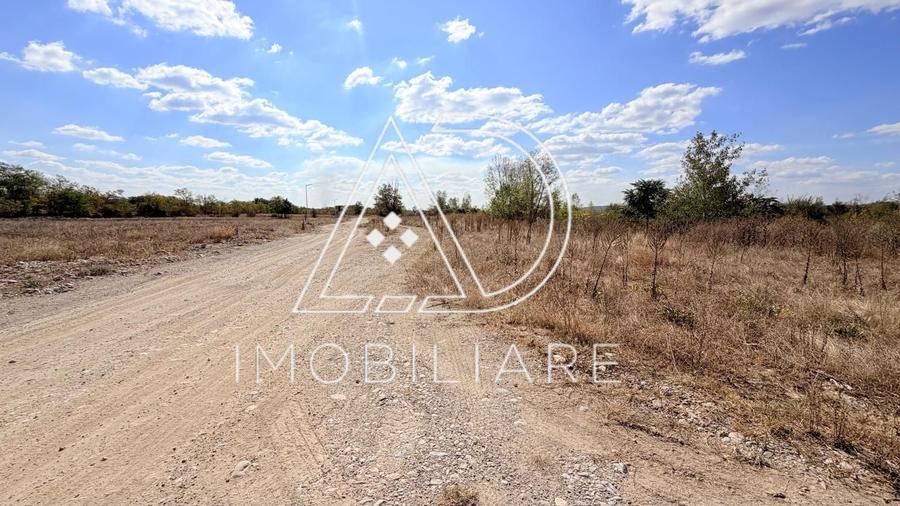 Teren intravilan de 2070 mp, în Runcu