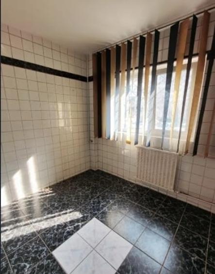 13 Septembrie - Panduri langa spitalul Burghele, parter, nemobilat, 68mp - 5