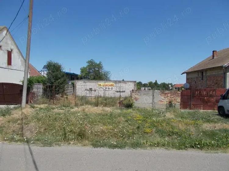 Casa neterminata langa Timisoara, Sacalaz, central, asfalt, utilitati, 1015 mp, FS=15,38mp. Com=0% - 10
