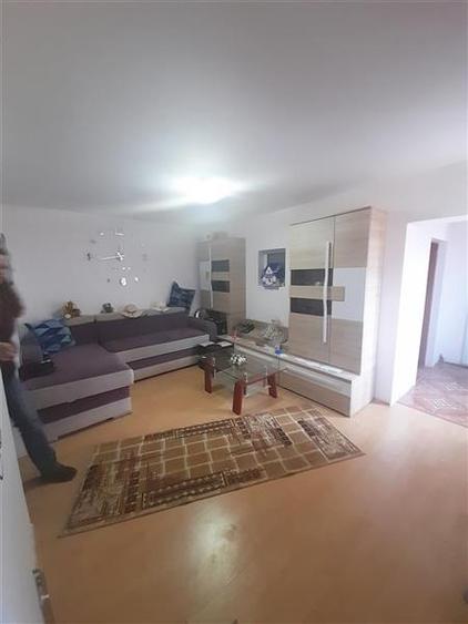 Vanzare casa 3 camere zona Dorobantu - 1