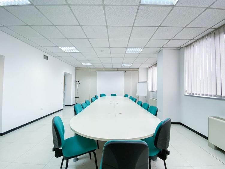 Cladire cu functiuni mixte - 9