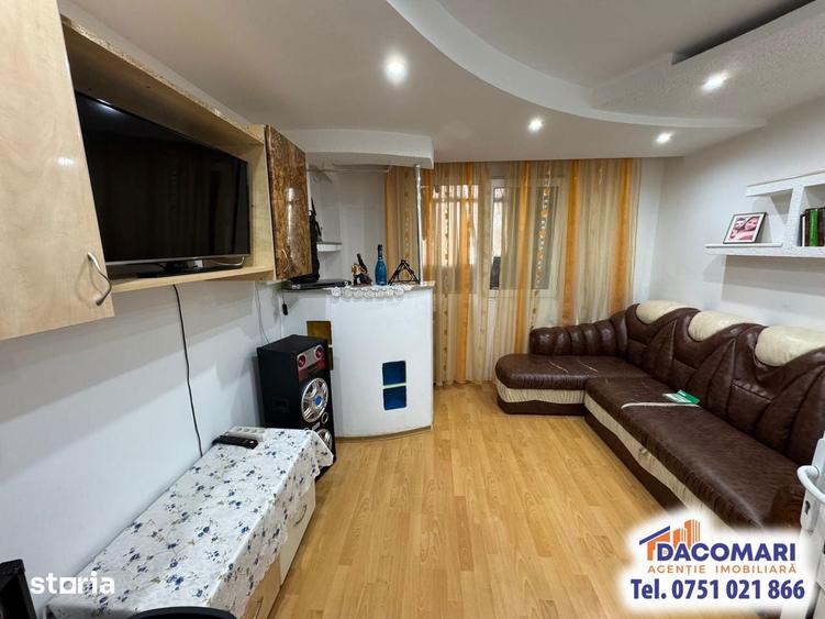 Apartament 2 camere decomandat, 38 mp + balcon 7 mp, etaj 1, Micro 40 - 3